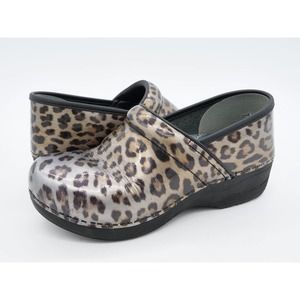 Dansko XP Clogs Womens 8 Leopard Print Patent Leather Slip On Professional Shoes